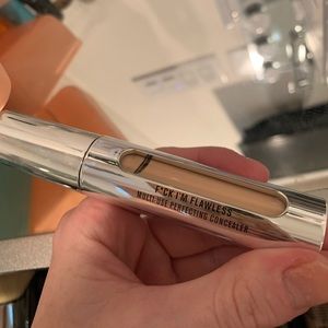 Il Makiage “F*ck I’m Flawless” Concealer
